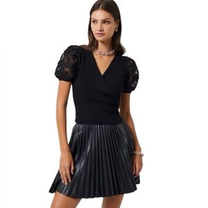 French Connection Women Lucille Floral Lace Sleeve Crossover Knit Top Sz Small